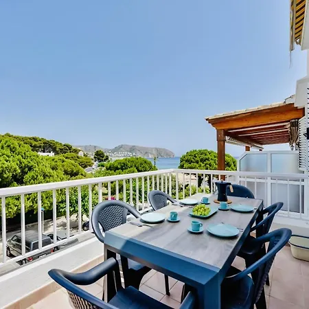 Luxury Seaside Bay