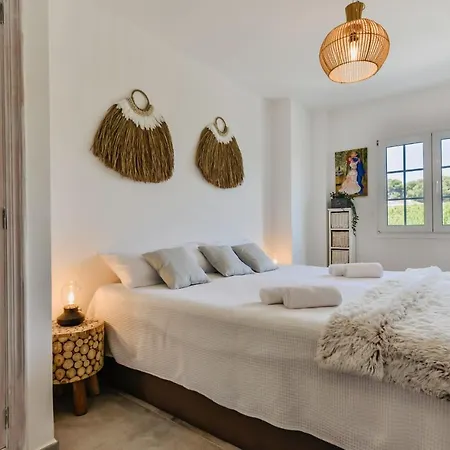 Luxury Seaside Bay