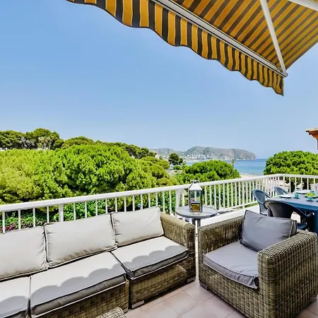 Luxury Seaside Bay *